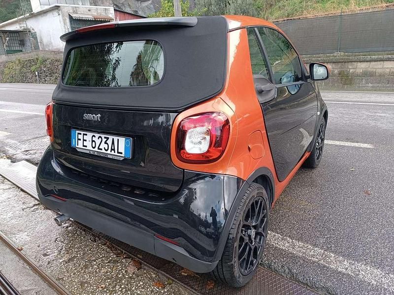 Usata Smart ForTwo Cabrio Superpassion 71 CV (52 kW) 2016 Nero Cabrio