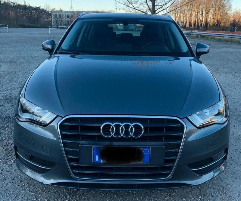 Usata Audi A3 Young 110 CV (80 kW) 2015 Grigio Berlina