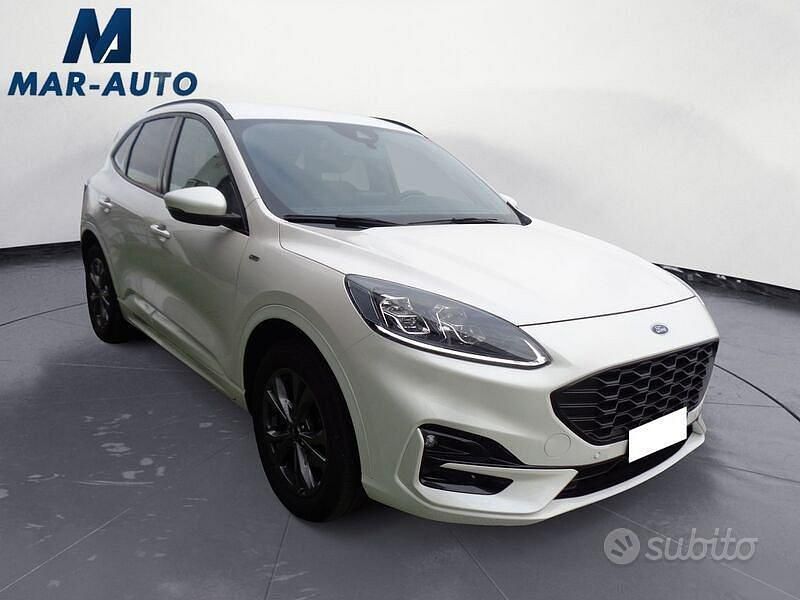 Usata Ford Kuga ST-Line X 190 CV (139 kW) 2022 Bianco SUV