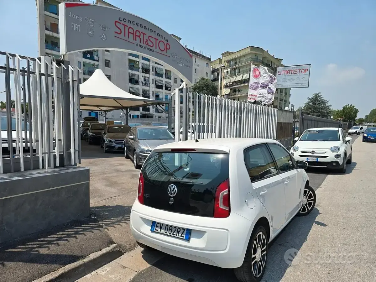 Usata VW up! Move 60 CV (44 kW) 2014 Bianco Utilitaria