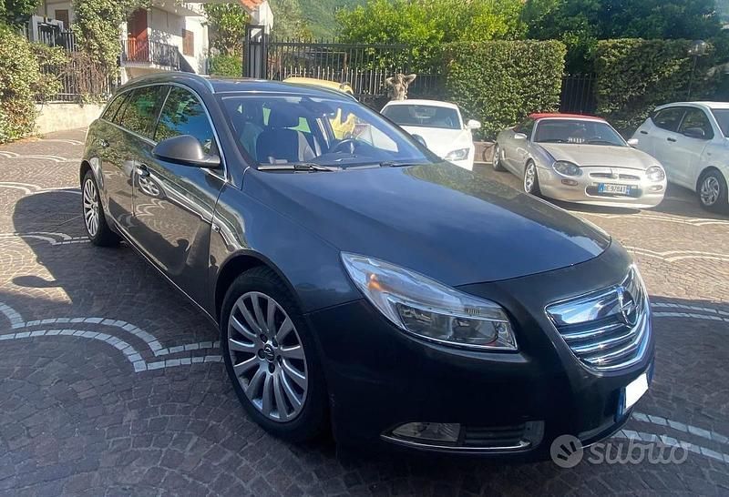 Usata Opel Insignia Cosmo 160 CV (117 kW) 2011 Nero(met.) Station wagon