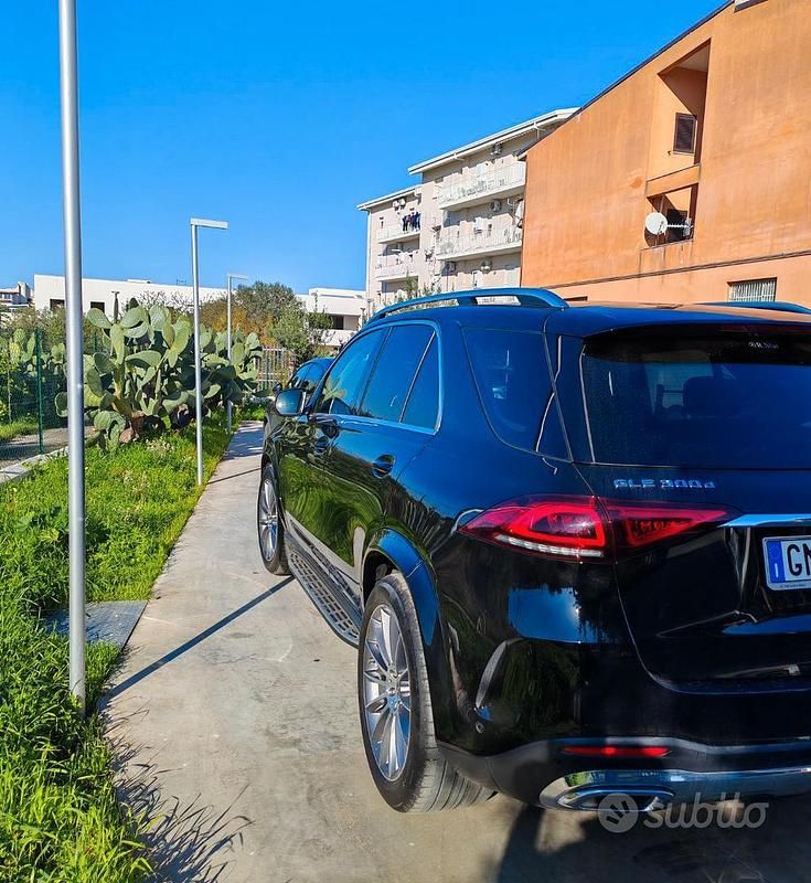 Usata Mercedes GLE300 Premium 269 CV (197 kW) 2023 Nero SUV