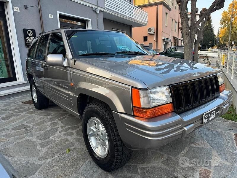 Usata Jeep Grand Cherokee 212 CV (155 kW) 1997 Grigio SUV