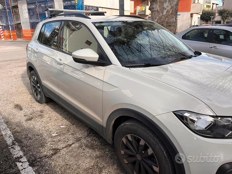 Grigio Usata 2023 VW T-Cross Style SUV | 18.500 € (Buon prezzo) - Immagine 1/4