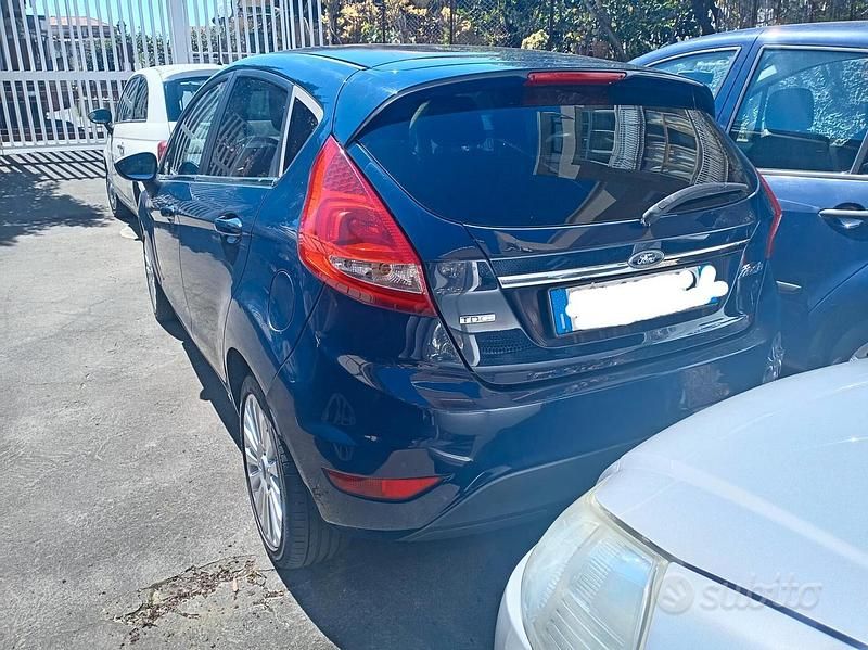 Usata Ford Fiesta Titanium 70 CV (51 kW) 2009 Blu Utilitaria