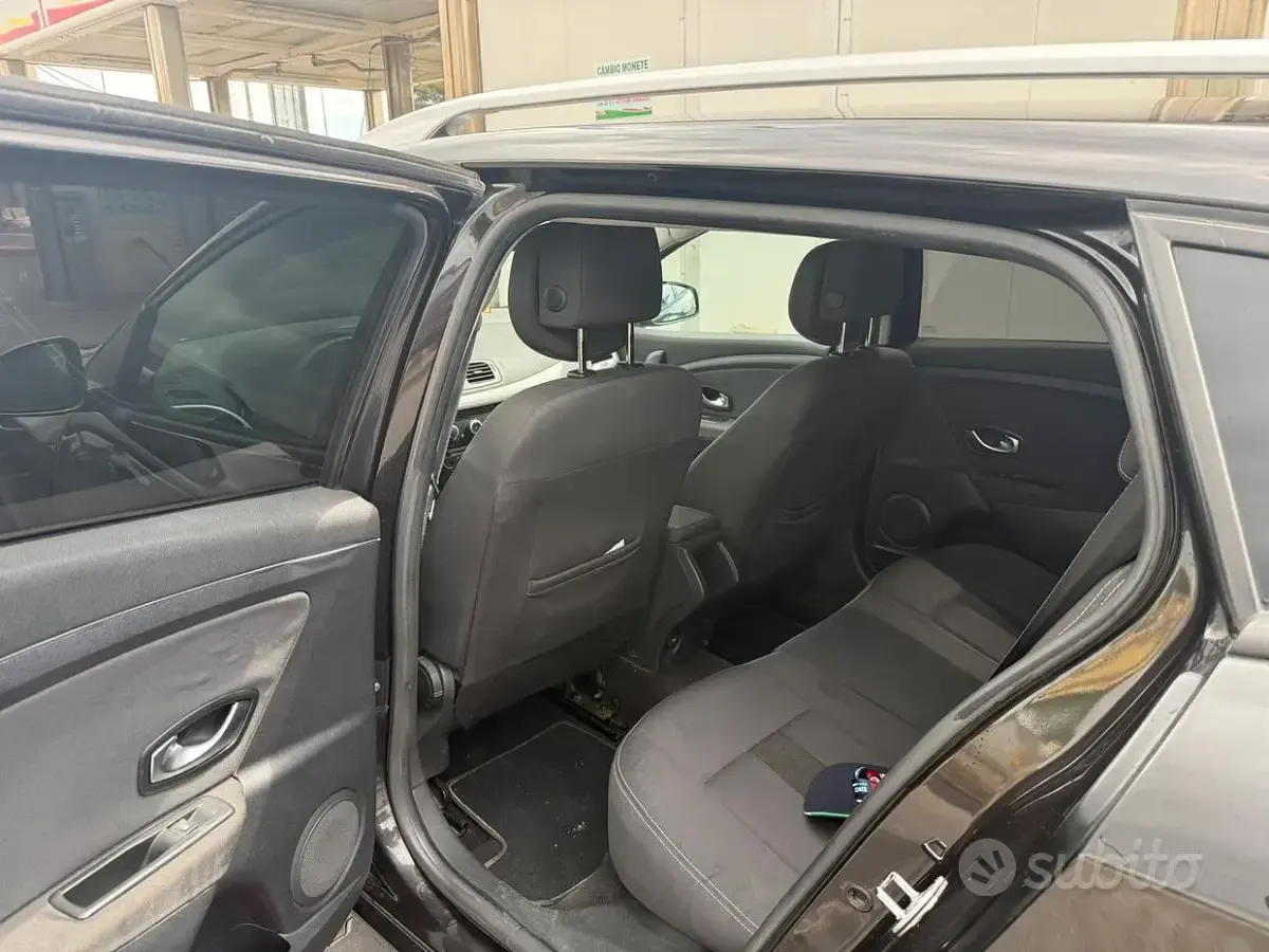 Usata Renault Mégane GrandTour 110 CV (80 kW) 2010 Nero Station wagon