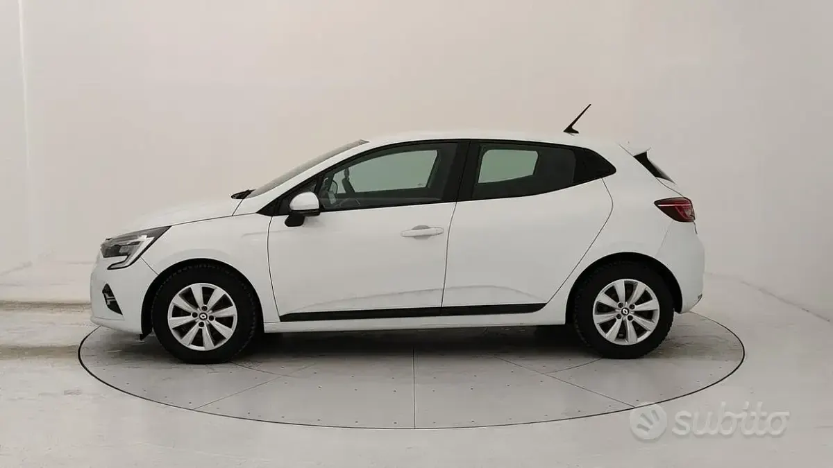 Begagnad Renault Clio V Business 86 HK (63 kW) 2021 Vit Sedan