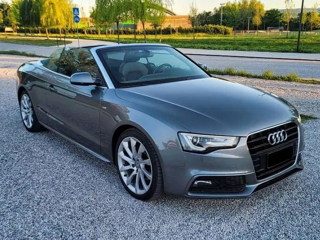 Usata Audi A5 Cabriolet Ambiente 177 CV (130 kW) 2014 Grigio Cabrio