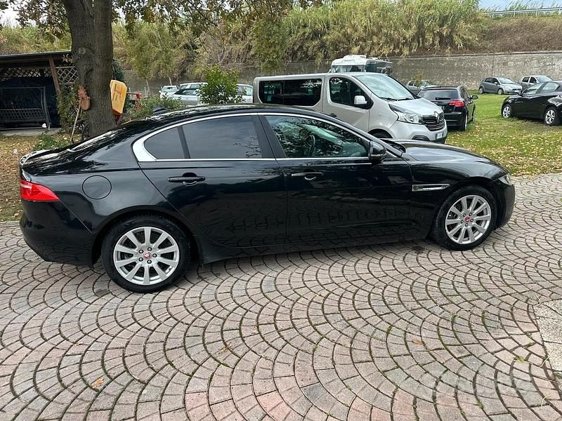 Usata Jaguar XE Business Edition 180 CV (132 kW) 2015 Nero Berlina
