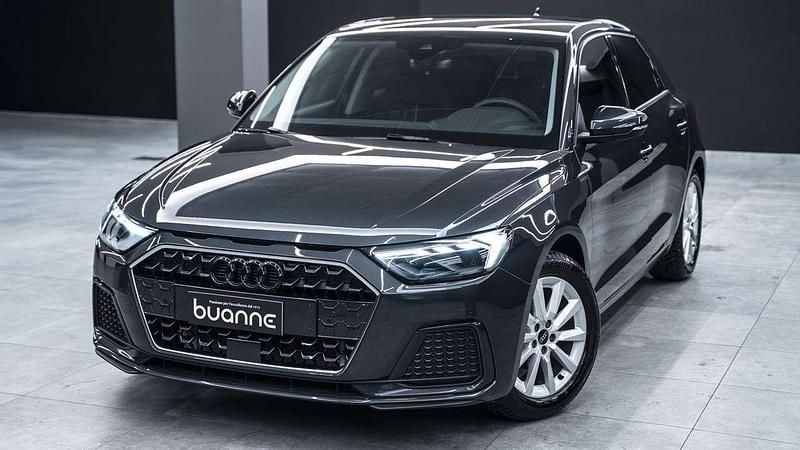 Usata Audi A1 Sportback Admired 95 CV (69 kW) 2025 Grigio scuro metall perlato Utilitaria