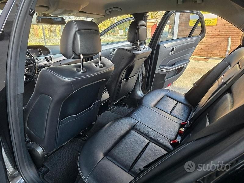 Usata Mercedes E220 Premium 170 CV (125 kW) 2013 Nero Berlina
