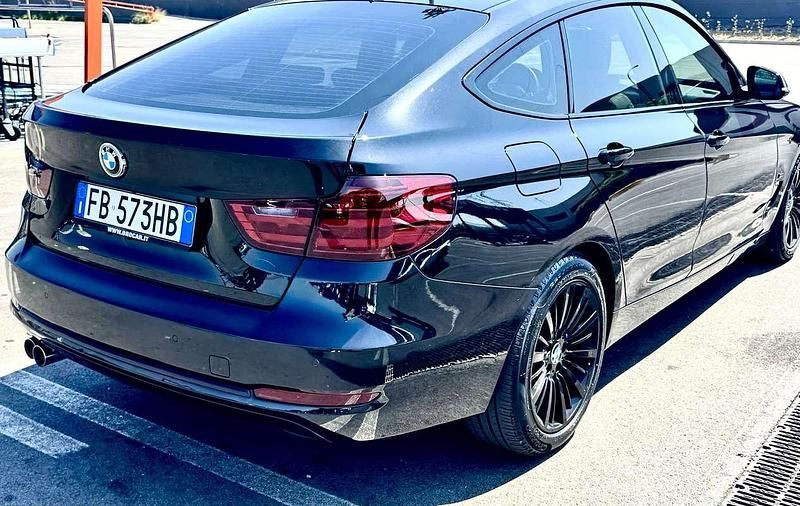 Usata BMW 320 Gran Turismo 190 CV (139 kW) 2015 Nero Berlina