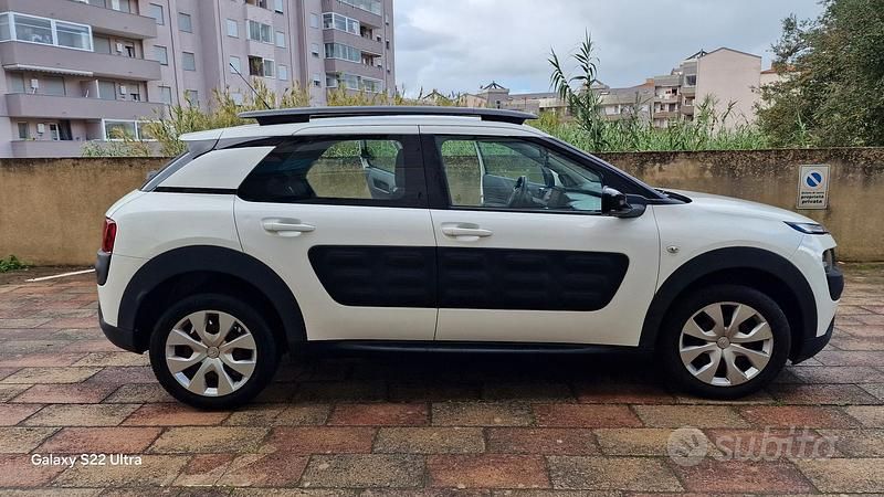 Bianco Usata 2015 Citroën C4 Cactus Due volumi | 8500 € (Buon prezzo) - Immagine 1/4