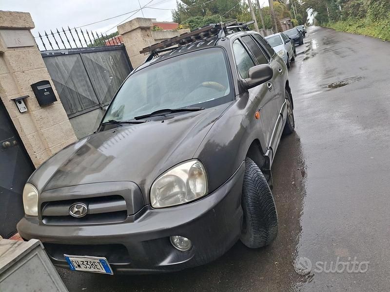 Usata Hyundai Santa Fe 112 CV (82 kW) 2004 Grigio SUV