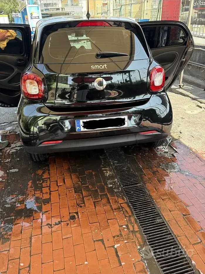 Usata Smart ForFour 61 CV (44 kW) 2017 Nero Utilitaria