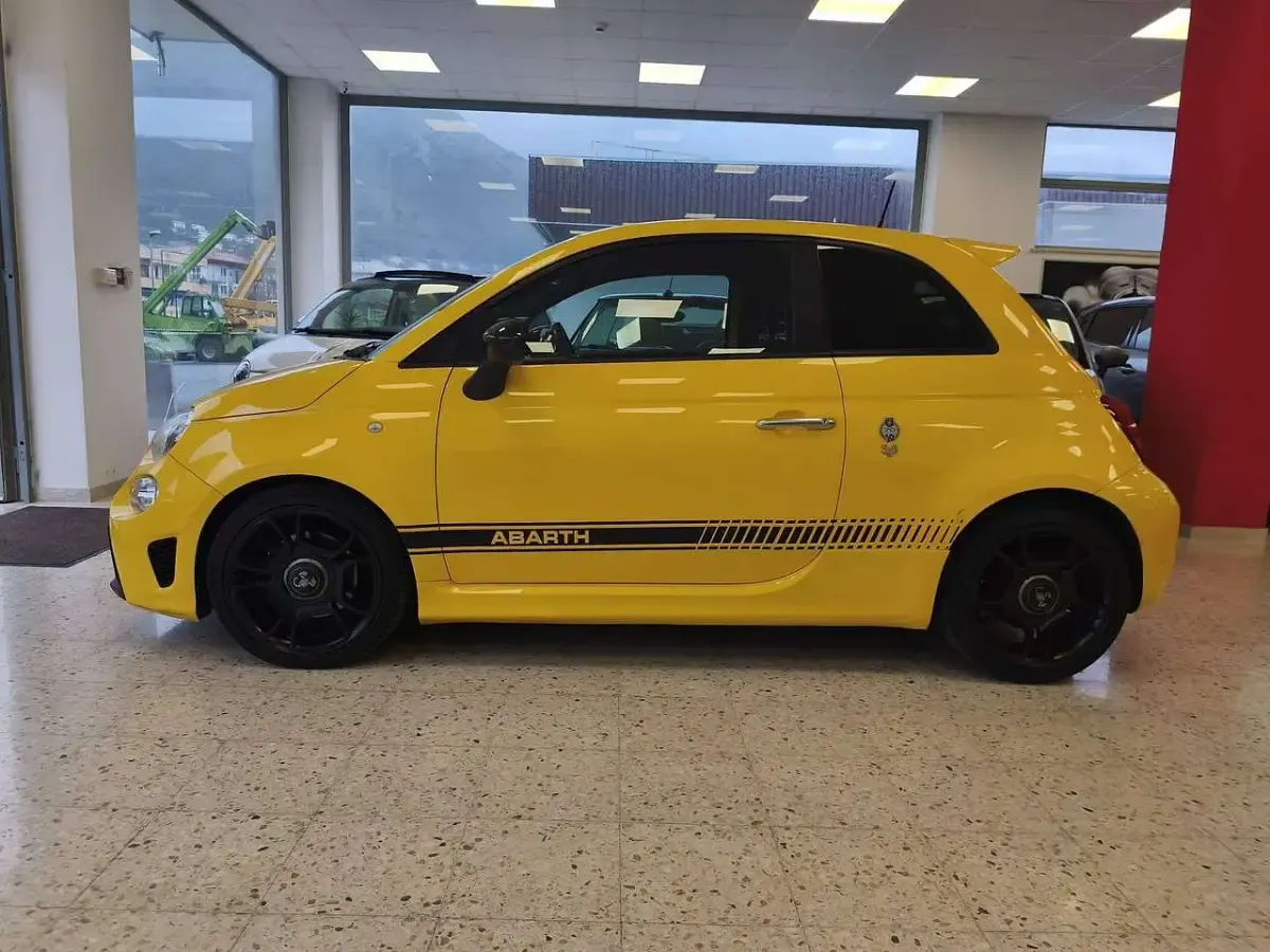 Usata Abarth 595 Pista 160 CV (117 kW) 2019 Giallo Utilitaria