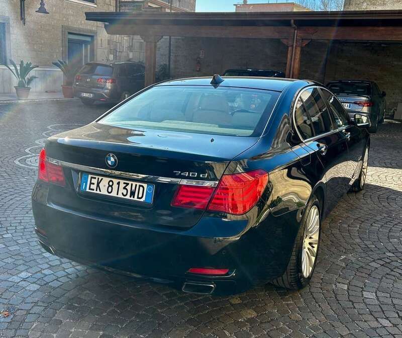 Usata BMW 740 Efficient Dynamics 306 CV (225 kW) 2011 Nero Berlina