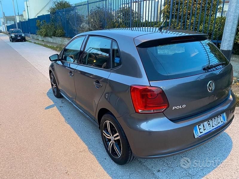 Usata VW Polo Trendline 89 CV (65 kW) 2010 Grigio Utilitaria