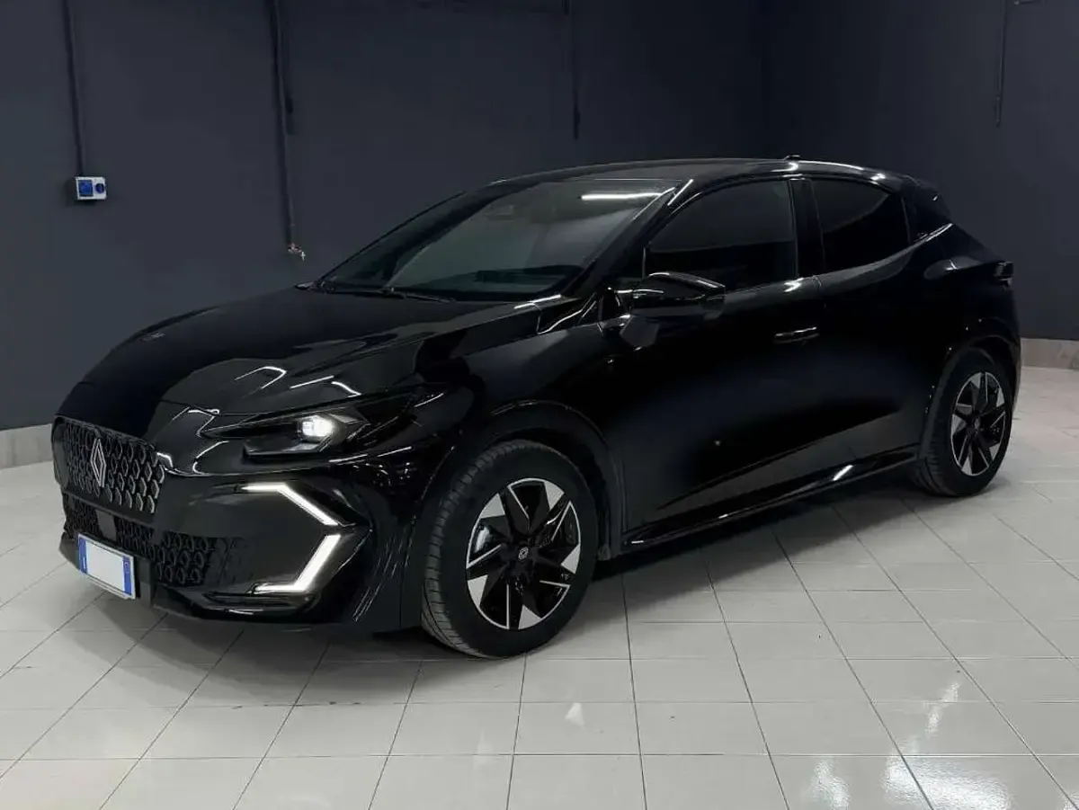 Nuova Renault Clio V Techno 109 CV (80 kW) 2026 Nero etoile' Berlina