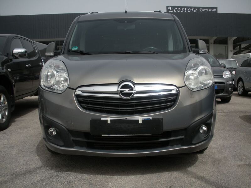 Usata Opel Combo 90 CV (66 kW) 2014 Gray Monovolume