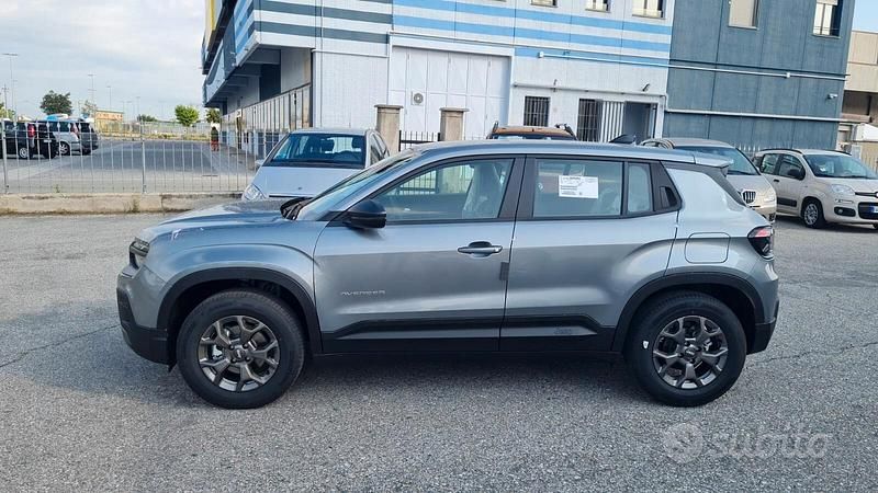 Nuova Jeep Avenger Longitude 100 CV (73 kW) 2025 Grigio SUV