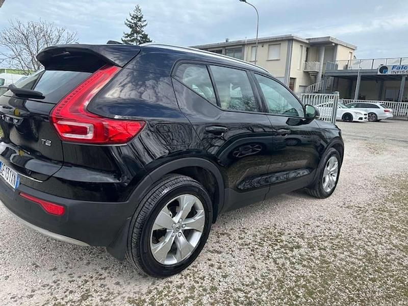 Usata Volvo XC40 Momentum 129 CV (94 kW) 2021 Nero SUV