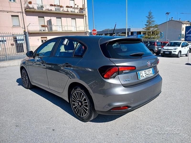 Usata Fiat Tipo Business 101 CV (74 kW) 2023 Grigio Berlina