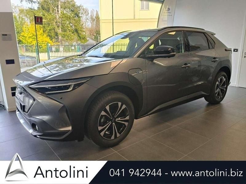 Nuova Subaru Solterra 117 kW (160 CV) 2025 Grigio scuro SUV