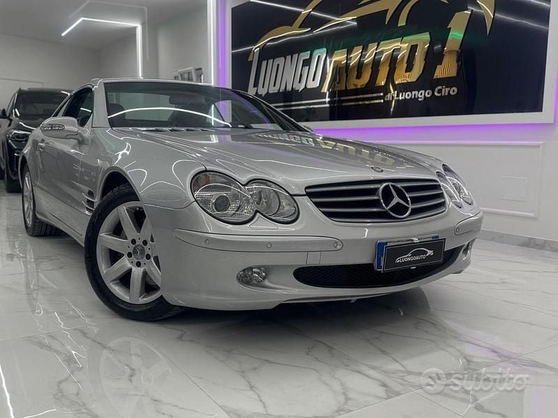 Usata Mercedes SL500 306 CV (225 kW) 2002 Grigio Cabrio