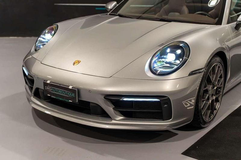 Usata Porsche 911 Targa 4 385 CV (283 kW) 2023 Argento gt Cabrio