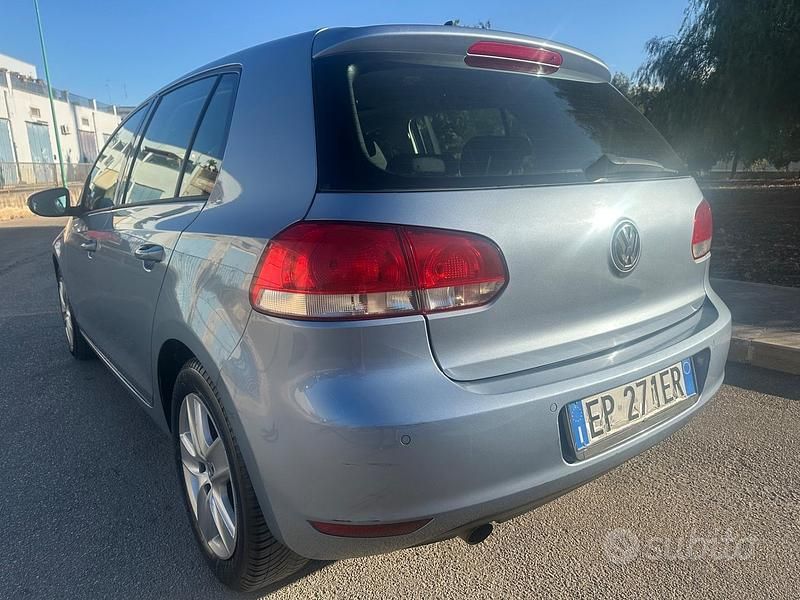 Blu Usata 2010 VW Golf VI Tre volumi | 3900 € (Ottimo prezzo) - Immagine 1/4