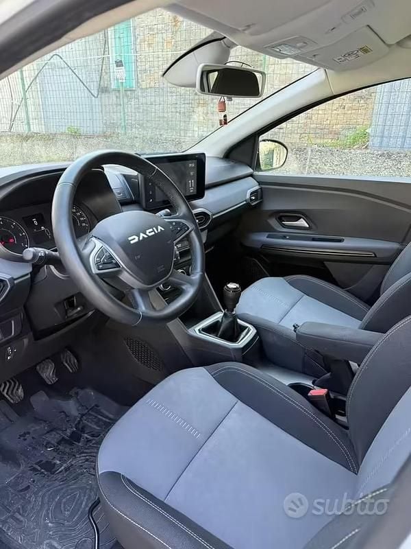 Usata Dacia Sandero Stepway 100 CV (73 kW) 2024 Bianco Berlina