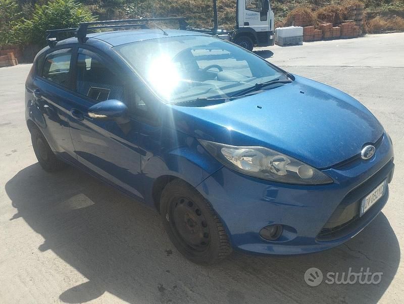 Usata Ford Fiesta 2002 Blu Utilitaria