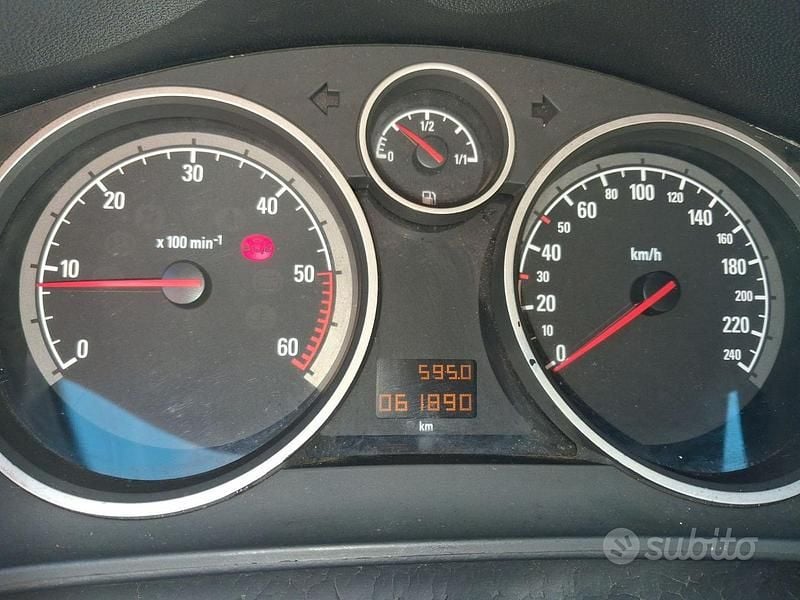 Usata Opel Astra Cabriolet 150 CV (110 kW) 2007 Nero Cabrio