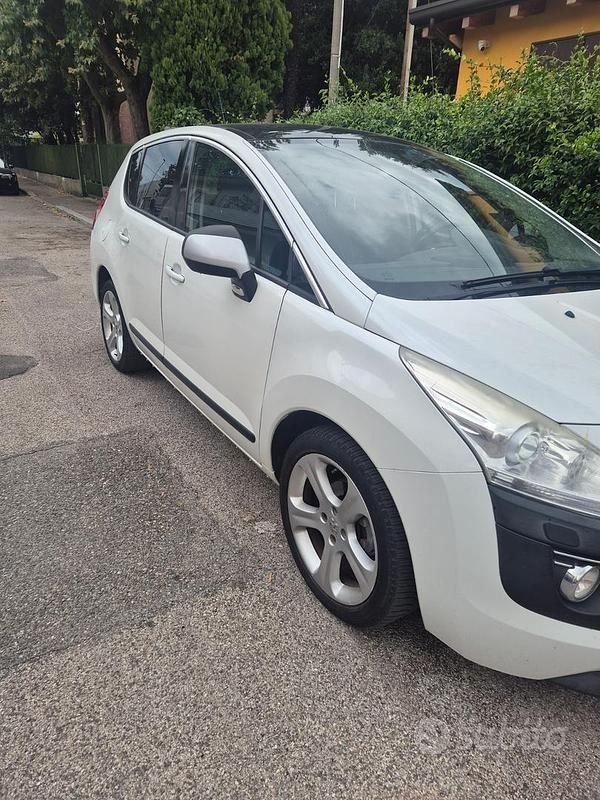 Usata Peugeot 3008 110 CV (80 kW) 2009 Bianco Monovolume