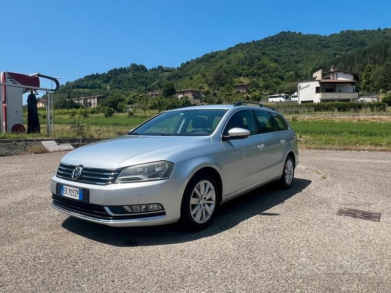 Grigio Usata 2012 VW Passat Station wagon | 6000 € (Buon prezzo) - Immagine 1/4