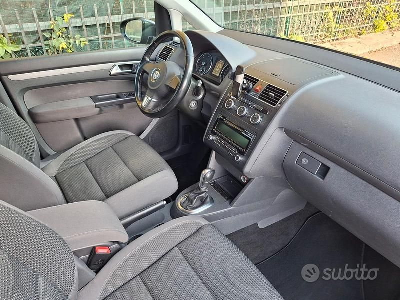 Usata VW Touran Comfortline 105 CV (77 kW) 2015 Grigio Monovolume
