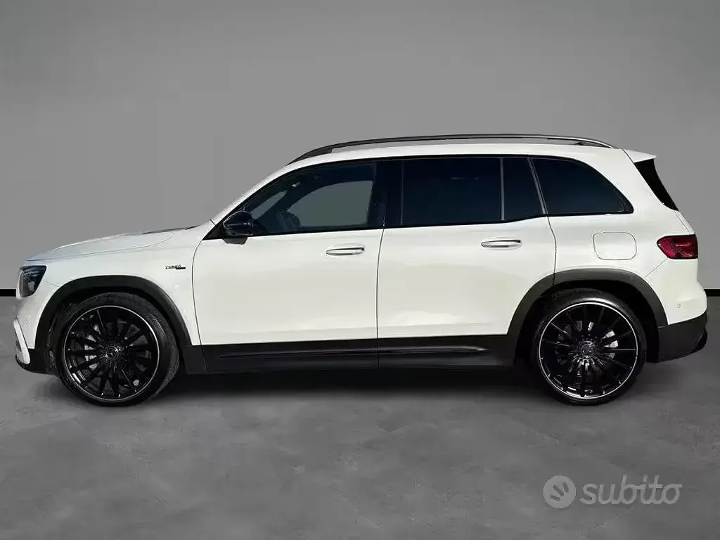 Usata Mercedes GLB35 AMG Line Premium Plus 306 CV (225 kW) 2024 Bianco / pastello SUV