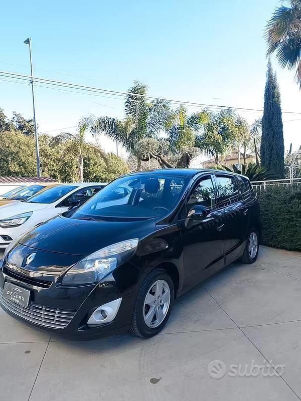 Usata Renault Scénic III Dynamique 110 CV (80 kW) 2009 Nero Monovolume