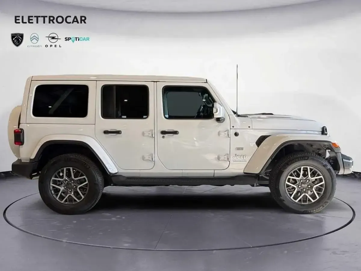 Usata Jeep Wrangler Sahara 380 CV (279 kW) 2023 Bianco SUV