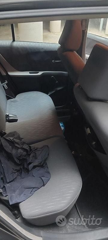 Usata Toyota Yaris Sol 90 CV (66 kW) 2009 Grigio Utilitaria