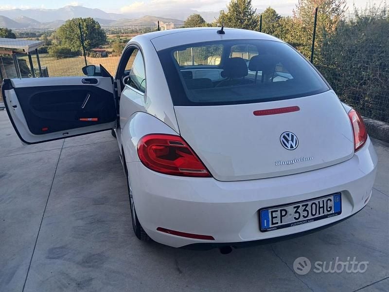 Usata VW Beetle Design 105 CV (77 kW) 2012 Bianco Utilitaria