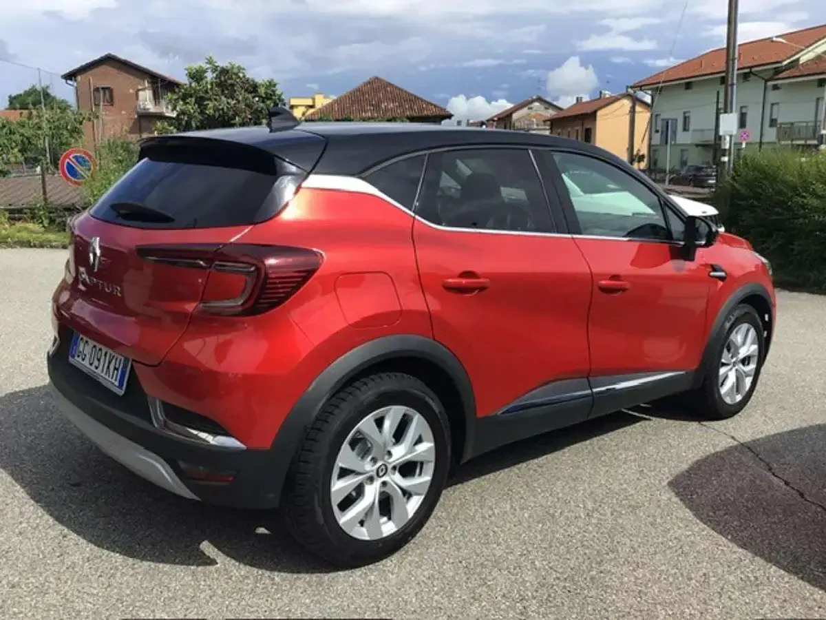 Usata Renault Captur Intens 101 CV (74 kW) 2021 Rosso SUV