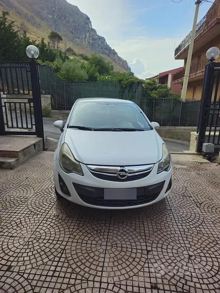 Usata Opel Corsa 86 CV (63 kW) 2012 Bianco Utilitaria