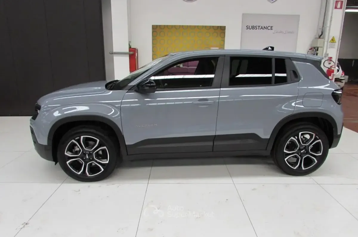 Ny Jeep Avenger Summit 101 HK (74 kW) 2026 Grå SUV