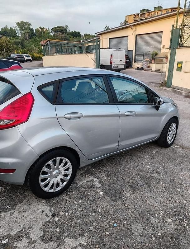 Usata Ford Fiesta 96 CV (70 kW) 2011 Utilitaria
