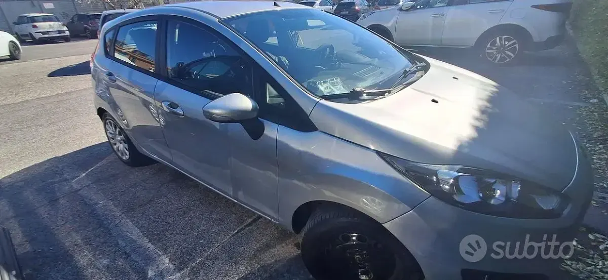 Usata Ford Fiesta Titanium 75 CV (55 kW) 2015 Grigio Utilitaria