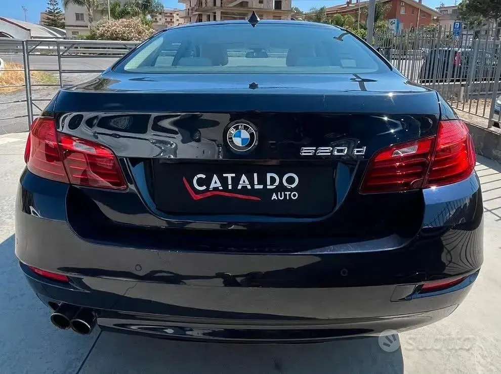 Usata BMW 520 Comfort Edition 190 CV (139 kW) 2015 Bluazzurro Berlina