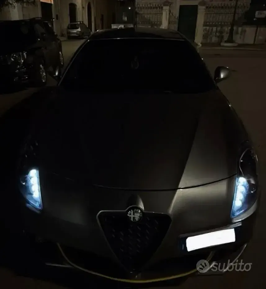 Usata Alfa Romeo Giulietta 82 CV (60 kW) 2011 Grigio Utilitaria