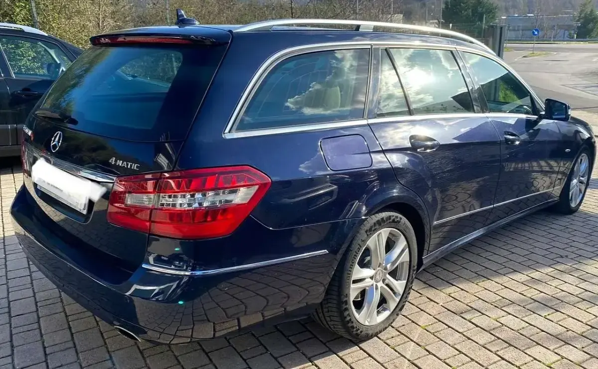 Usata Mercedes E350 Elegance 265 CV (194 kW) 2012 Blu/azzurro Station wagon